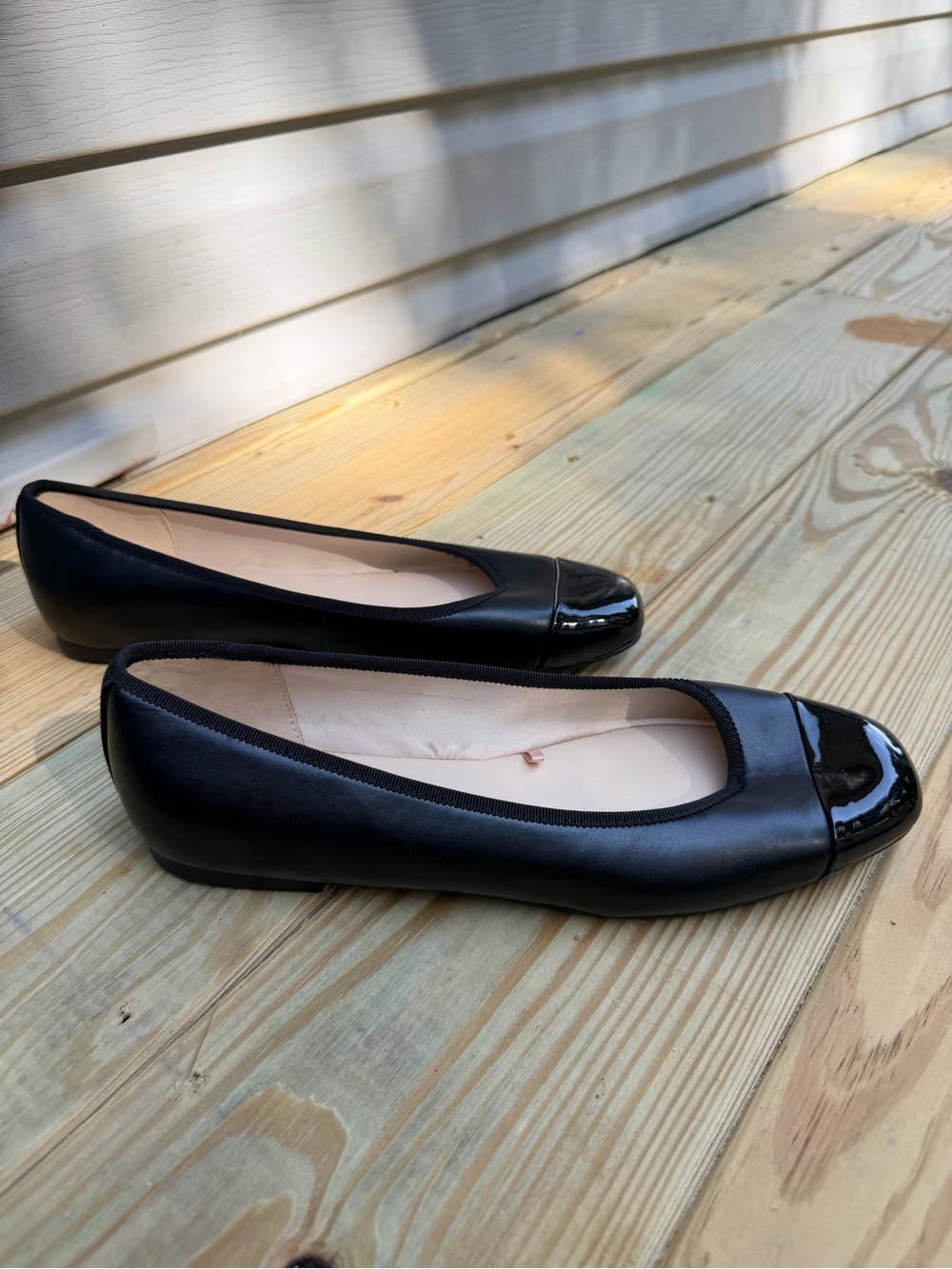 Nine West Teland Black Leather Patent Cap Toe Ballet Flats Size 10 - Picture 2 of 4